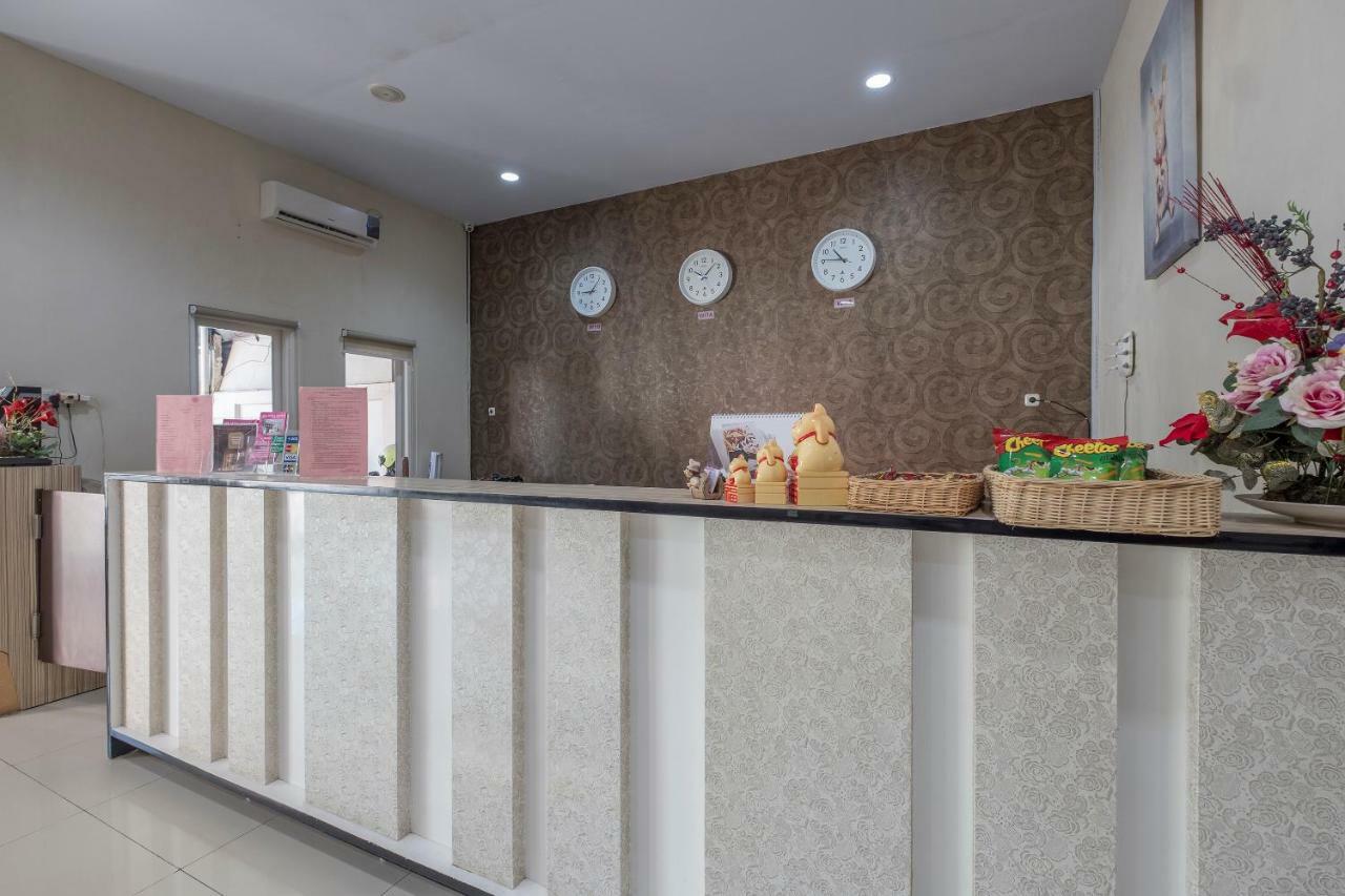 Hotel Astra Novilia Makassar Kültér fotó