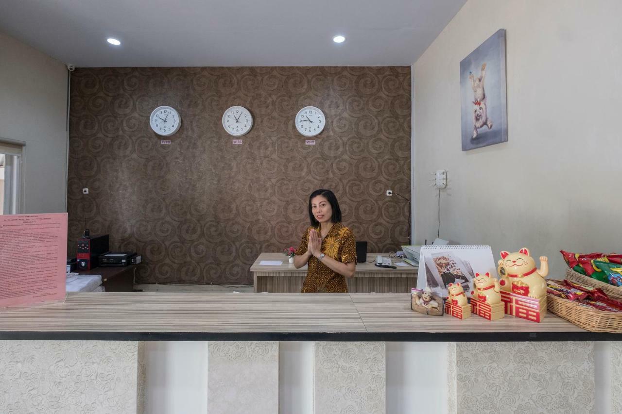 Hotel Astra Novilia Makassar Kültér fotó