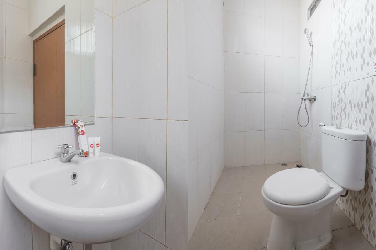 Hotel Astra Novilia Makassar Kültér fotó